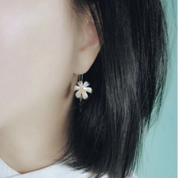 Beautiful 925 S Silver Flower long Earrings - Picture 14 of 16